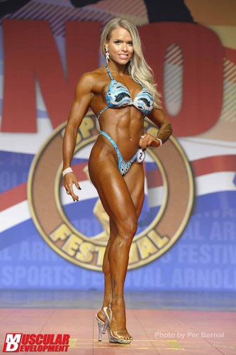 Larissa Reis IFBB Figura Pro, en el Arnold Classic de Madrid 2012