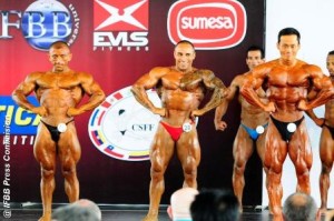 Categoría culturismo masculino 65 kg. De izquierda a derecha: Jorge Matute, Ailton Barros y Jae-Pil Song.